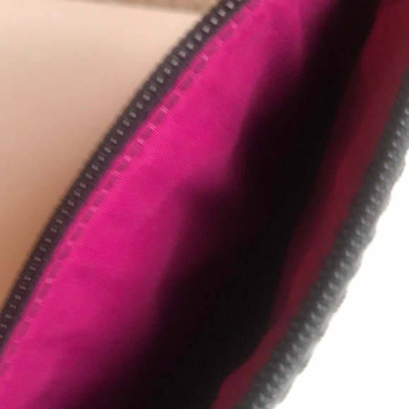 Nine West wristlet - Picture 4 of 5